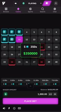A mobile gaming app screenshot shows a Keno game where the player placed a $1,000 wager on numbers 5 and 11 with a 350x multiplier, winning $350,000 and jumping to the top of the leaderboard with a balance of $428,092.09. The "PLACE BET" button and green winning amounts highlight the successful hot streak mentioned in the post.
