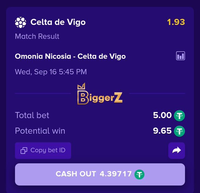 A dark purple mobile betting interface for 'BiggerZ' displaying a match result for Celta de Vigo with odds of 1.93, showing a total bet of 5.00 and a potential win of 9.65, with a cash out option for 4.39717.