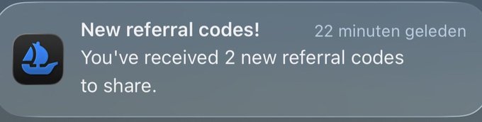 A mobile notification from an app with a sailboat icon reads 'New referral codes! You've received 2 new referral codes to share' with a timestamp of '22 minuten geleden'.