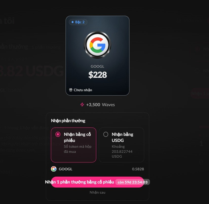 The image displays a "Bậc 2" (Tier 2) Google (GOOGL) mystery box worth $228 with a reward of +3,500 Waves, offering the choice between receiving 0.5828 GOOGL tokens or the equivalent 203.822744 USDG. The user can claim this share-based reward with 59 days remaining, aligning with the post about receiving $228 from Surf's Mystery Box along with 3,500 WAVE tokens.