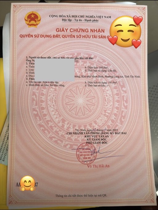 A Vietnamese land use right certificate (Giấy Chứng Nhận Quyền Sử Dụng Đất) issued in 2025, with some personal information obscured and heart emoji overlays added to the image.