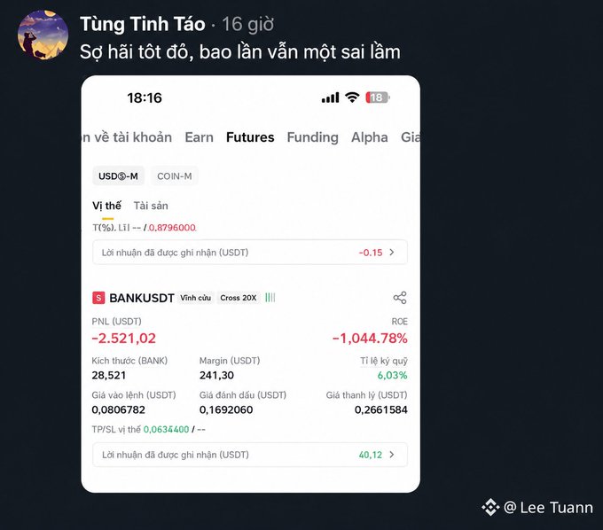 A trading screenshot shows a short position on BANKUSDT with massive unrealized losses of -2,521.02 USDT and ROE of -1,044.78%, shared by "Tùng Tỉnh Táo" as a cautionary example of a failed short at the bottom.