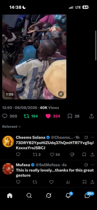 A screenshot of a Twitter/X post showing a video of a crowded scene with a child in an Argentina soccer jersey, posted by Cheems Solana with 40K views and 324 likes.