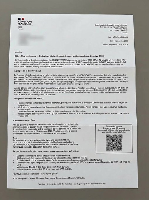 An official-looking letter from the "République Française" (DGFiP - Direction générale des Finances publiques), dated September 9, 2025, addressed to "Monsieur" regarding "Mise en demeure — Obligations déclaratives relatives aux actifs numériques" (Formal notice - Declarative obligations relating to digital assets), featuring a QR code at the bottom labeled "Comment s'inscrire" (How to register) for accessing the "Portail des actifs numériques" (Digital Assets Portal). The image illustrates the warning about a phishing attempt impersonating French tax authorities, with the embedded QR code serving as a potential tool to steal personal/financial information.