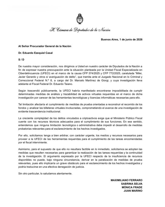 The image shows a letter written by a person named Maxim Llamado, addressed to the Spanish government. The letter discusses an investigation into the Spanish government's financial activities and expresses disappointment that the investigation has been halted due to lack of resources or technological tools. The text is in Spanish, but it appears to be in English as well, indicating that the post may have been written by someone who speaks both languages.