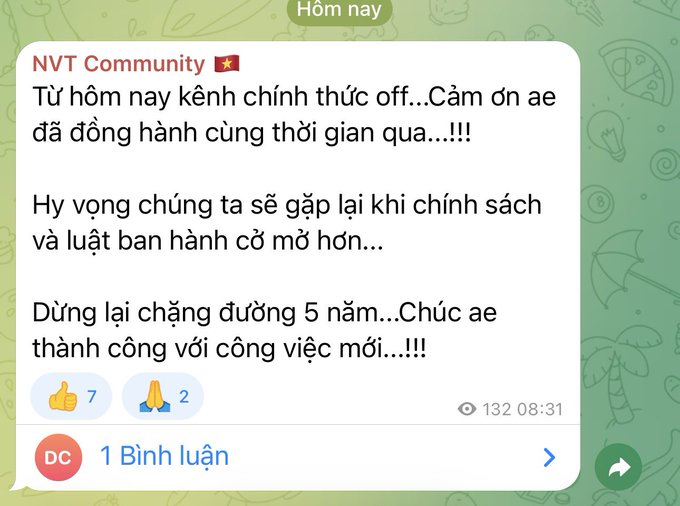 The image shows a Vietnamese Telegram message from "NVT Community 🇻🇳" announcing that their official channel is going offline, thanking members for 5 years of support and expressing hope to reconvene when clearer policies and laws are issued. This aligns with the post's lament about cryptocurrency/airdrop groups shutting down, as the poster mourns yet another community's closure amid the fading airdrop era.