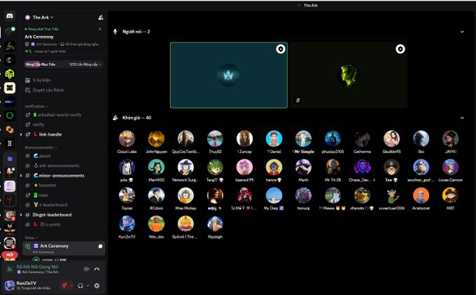 A Discord server interface called 'The Ark' showing two voice channels 'Người nói' (currently selected with 2 members) and 'Khán giả' (with 40 members) displaying numerous user avatars.