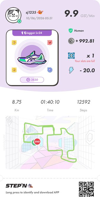 The image shows a step counter app with a purple background, displaying the steps taken by the user during a run. The app also provides information about the distance covered, calories burned, and time spent running. There are two maps displayed on the screen, one showing the route of the run and another providing details about the runner's progress in the form of icons representing the number of steps taken at various intervals along the way.