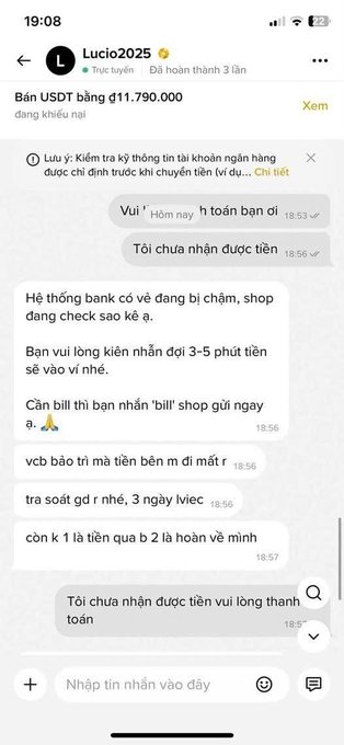 A screenshot of a Vietnamese-language chat between a buyer and a seller (username "Lucio2025") shows a USDT sale transaction of 11,790,000 VND, where the seller repeatedly claims they haven't received payment despite the buyer's confirmation, with the seller citing slow bank processing times and asking the buyer to wait 3-5 minutes. This illustrates the post's warning about shady P2P merchants and delayed payment scams that have become prevalent as legitimate merchants have disappeared from the platform.