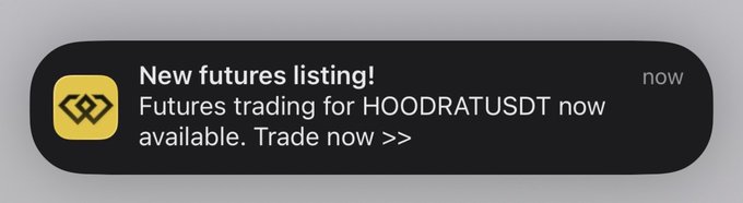 The image shows a push notification announcing a new futures listing for the HOODRATUSDT trading pair, available now for trading. This relates to the post by highlighting Weex's ability to support futures trading across different chains, prompting the question of whether to long or short the newly listed HOODRATUSDT pair.
