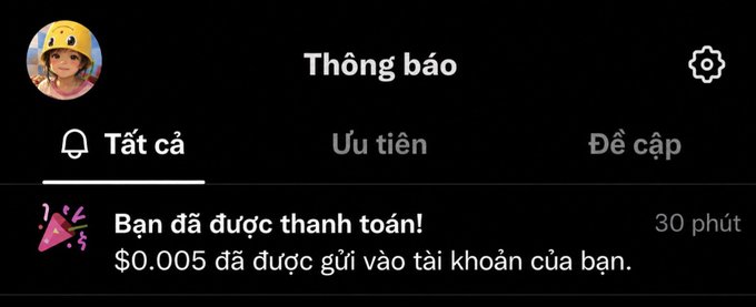 Vietnamese-language notification screen reading 'Thông báo' (Notifications) with a 'Tất cả' (All) tab active, showing a message: 'Bạn đã được thanh toán! $0.005 đã được gửi vào tài khoản của bạn.' (You have been paid! $0.005 has been sent to your account) from 30 minutes ago.