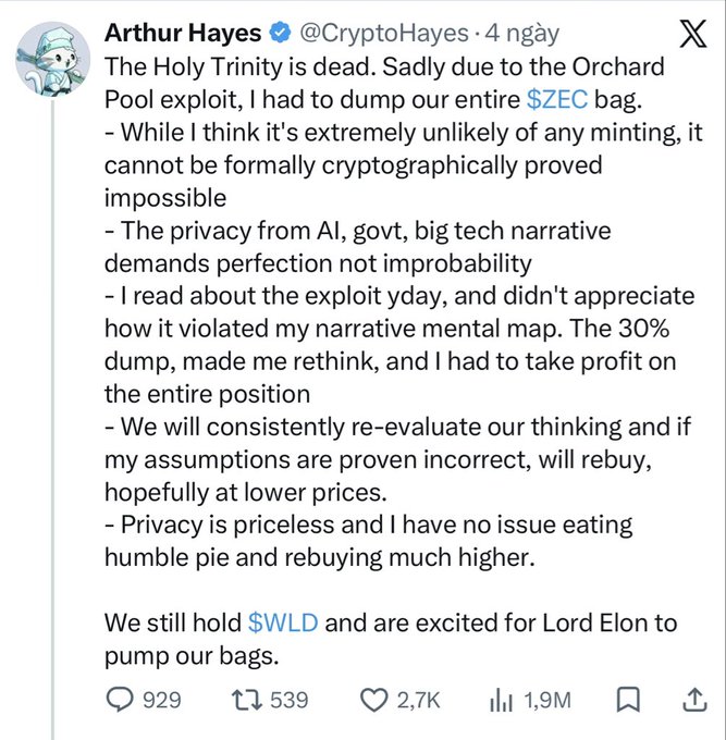 In this image, there's a Twitter post by an individual named Arthur Hayes. The post includes text discussing privacy issues related to cryptocurrency exchanges like Bitcoin. The conversation focuses on "The Holy Trinity", which can be seen as an unusual reference to Bitcoin. The post also includes a screenshot of the hashtag "#Hôm nay có hai KOL nói những thợ đáng suy nghĩ Arthur Hayes xác nhận thoát toàn bộ dù từng gọi nó là một trong" and "#Privacy thesis demands perfection, not improbability". The conversation is related to Bitcoin and its privacy aspects.