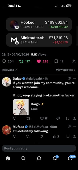 A smartphone screenshot showing cryptocurrency tracker data for "Hooked" ($469,062.84, +$219,610.42) and "Minirouter.sh" ($71,219.26, -$4,501.79), with a Twitter thread below from user Daigo (@daigoxbt).