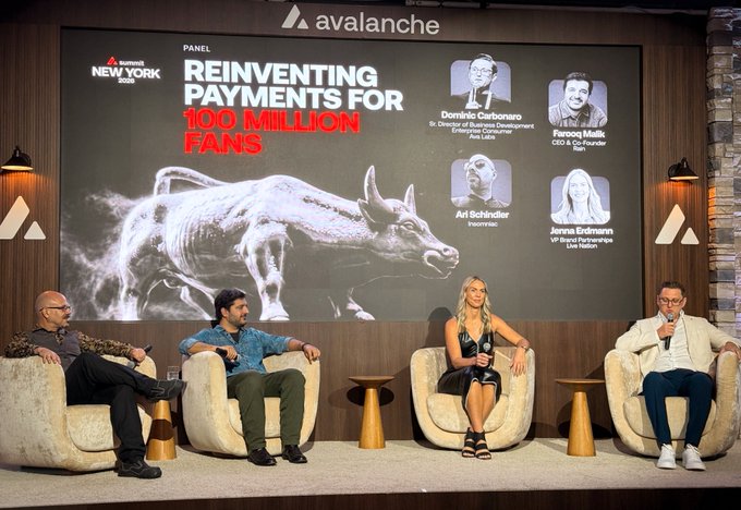 Four panelists sit in armchairs on a stage beneath a screen displaying 'REINVENTING PAYMENTS FOR 100 MILLION FANS' with Avalanche and New York Sport branding.