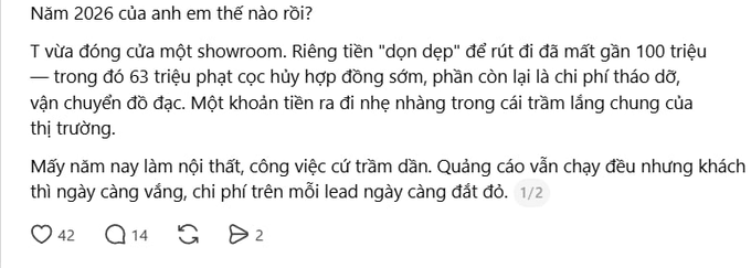 A Vietnamese social media post discussing business challenges in 2026, mentioning losses of nearly 100 million VND from closing a showroom due to early contract cancellation and declining leads.