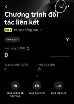 A screenshot in Vietnamese showing 'Chương trình đối tác liên kết' (Affiliate program) with Cấp 5, showing rebate rate (Hoa hồng) of 0 and trading volume (KL giao dịch) of 0 USDT.