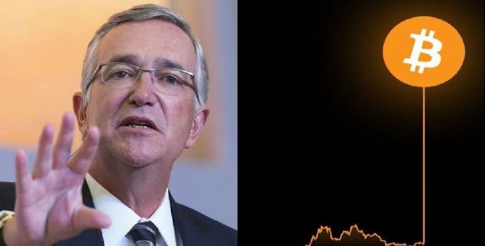 The image shows Ricardo Salinas on the left gesturing with his hand, alongside a Bitcoin (₿) symbol on a chart on the right, visually representing his strong endorsement of Bitcoin as a superior long-term investment over real estate, with 70% of his portfolio allocated to the cryptocurrency.