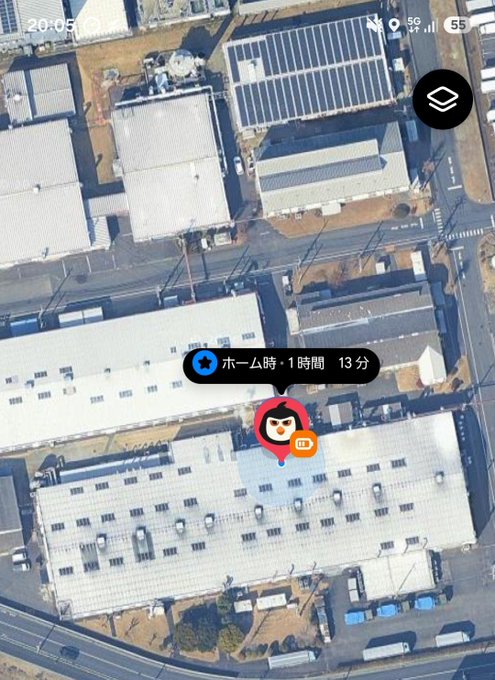 A satellite map view from a Pokemon GO-style game showing a character avatar with a 'ホーム時・1時間 13分' (Home time: 1 hour 13 minutes) notification, indicating distance to home, at 20:05.
