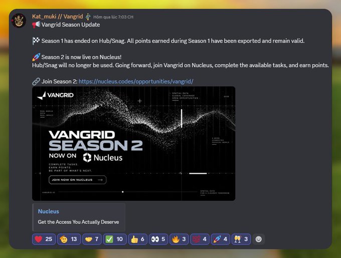 A Discord announcement from 'Kat_muki' for 'Vangrid Season Update' in Vietnamese, announcing that Season 2 is now live on Nucleus with a link and promotional graphic.