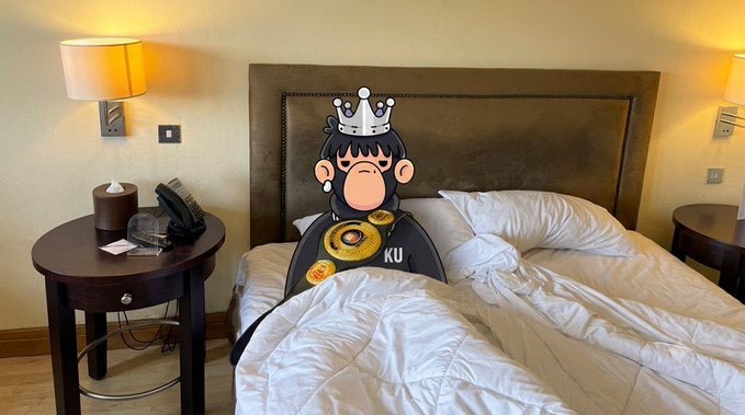 A cartoon monkey king character in bed with the text "KU" relates to the post's message about quality over quantity in Web3 content creation, suggesting that 5 high-value pieces (like a "king" in Web3) are worth more than 10 basic ones.