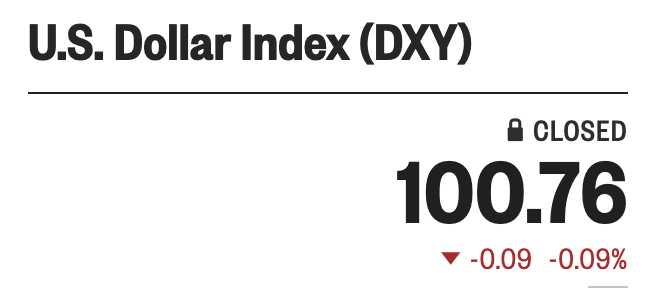 The focus of the image is a close-up view of a trading chart, which displays the price of the US Dollar Index (U.S. Dollar Index). The chart indicates that the index is at major resistance and is currently closed downwards. This may imply that the value of the dollar has decreased against the other currency or that investors are becoming more cautious due to the current economic conditions.