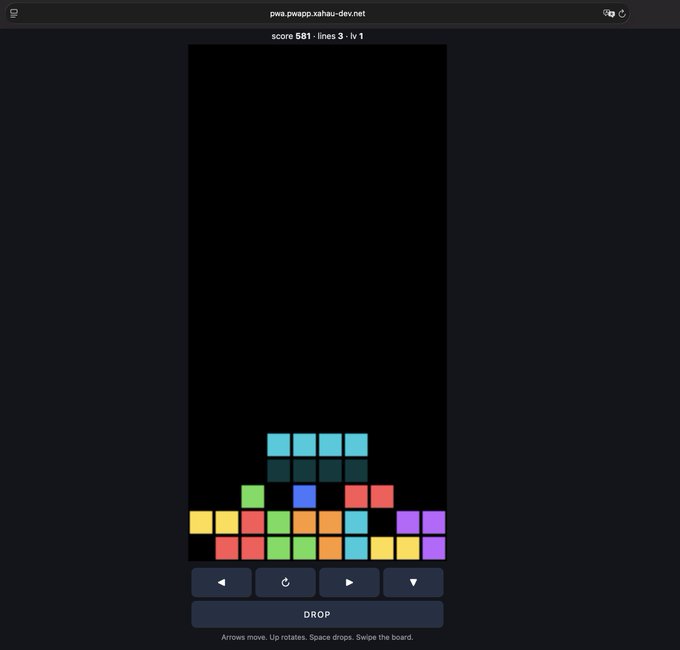 A mobile web browser view of a Tetris-like game on pwa.pwapp.xahau-dev.net, with a score of 581 and colorful blocks stacked at the bottom.