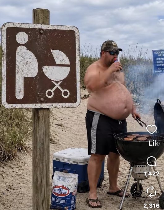 A shirtless man in sunglasses and a cap grilling burgers on a beach next to a 'no baby changing/strollers' sign, with a Kingford charcoal bag and cooler nearby; the image shows TikTok engagement metrics (1,422 comments, 2,316 shares).