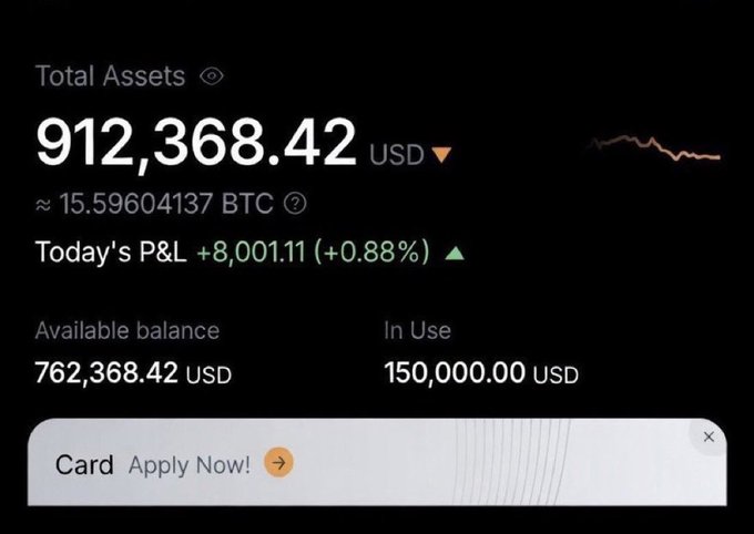 The screenshot displays a crypto trading account showing Total Assets of 912,368.42 USD (≈15.59604137 BTC) with a daily P&L of +8,001.11 (+0.88%), along with an available balance of 762,368.42 USD and 150,000.00 USD in use. The image appears to be used to promote a "meme coins alpha" channel, implying the impressive portfolio gains were achieved through insider trading tips shared in the group.