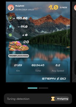A STEPN GO app screenshot displays a completed 21.09 km run in 02:34:45 with an 8.2 avg speed, earning 155.0 GST and 1.0 G/MIN, with a "+ 20" energy boost. The user profile "Re1ph44" matches the achievement of completing a 21km run in west Europe's heat, as referenced in the post.