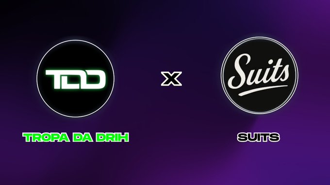 A promotional graphic on a purple background showing two black circular logos connected by an 'x': 'TDD' (TROPA DA BRIH) on the left and 'Suits' on the right.