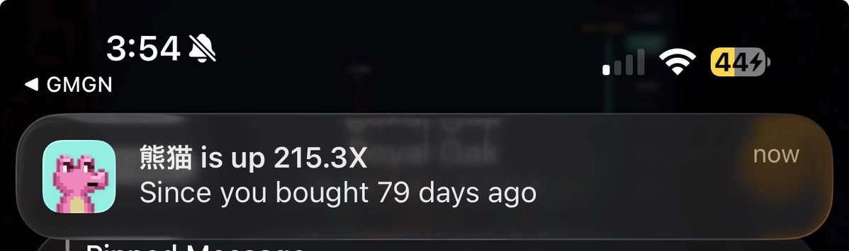 An iPhone notification screen showing a Robinhood alert that reads "熊猫 is up 215.3X Since you bought 79 days ago," with the time at 3:54 and battery at 44%.