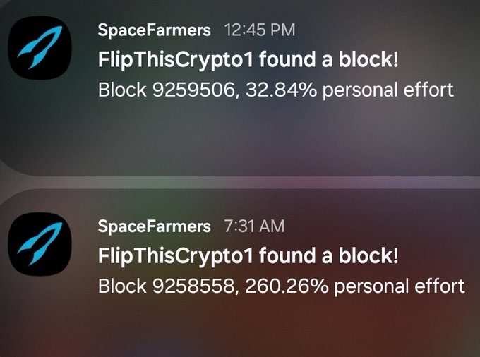 Two notification messages from SpaceFarmers app showing 'FlipThisCrypto1 found a block!' for Block 9259506 with 32.84% effort and Block 9258558 with 260.26% effort.