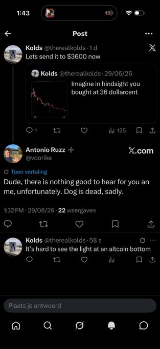 A screenshot of an X (formerly Twitter) thread in Dutch where user @therealkolds quotes a post about altcoin ("dollarcent") and user @voorike replies that 'Dog is dead' with 'Toon vertaling' below.