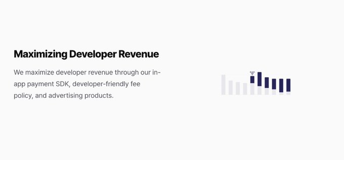 A marketing graphic titled "Maximizing Developer Revenue" features a bar chart icon and states that revenue is maximized through an in-app payment SDK, developer-friendly fee policy, and advertising products. The image visually supports the post's claim about ONEstore's industry-first 20% developer fee range by highlighting their developer-friendly fee policy as a key revenue-maximizing feature.