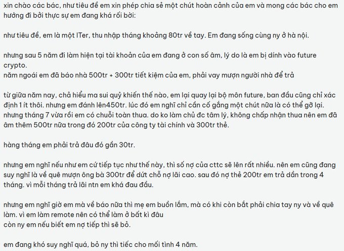 A Vietnamese text post from a 1st-year IT intern who earned 80 million VND monthly but is now in financial ruin with 500-800 million VND in debt from futures crypto trading, facing 30 million VND monthly payments and considering working illegally to repay the debt within 4 years.