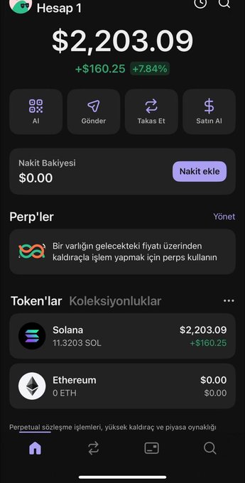 A cryptocurrency portfolio app in Turkish showing 'Hesap 1' with a balance of $2,203.09 (+$160.25, +7.84%), holding 11.3203 SOL (Solana) and 0 ETH (Ethereum).