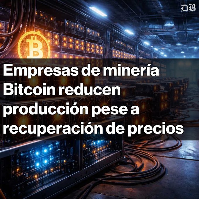 A news graphic showing a Bitcoin mining facility with the headline 'Empresas de minería Bitcoin reducen producción pese a recuperación de precios' and a Bitcoin logo.