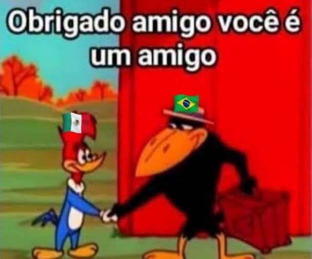 Meme image of Woody Woodpecker and a black bird (Buzz Buzzard) shaking hands while wearing Mexican and Brazilian flag hats respectively, with the Portuguese text 'Obrigado amigo você é um amigo' (Thank you friend, you are a friend).