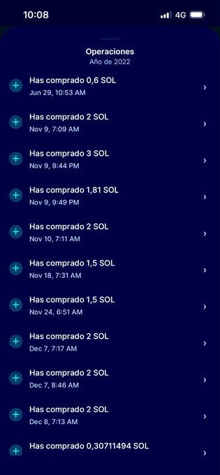 A screenshot of a mobile phone showing a transaction history titled "Operaciones Año de 2022" (Operations Year 2022), displaying multiple purchases of SOL (Solana cryptocurrency) totaling various amounts including 0.6, 2, 3, 1.81, 1.5, and 0.30711494 SOL between June and December 2022, illustrating the DCA (Dollar Cost Averaging) strategy mentioned in the post.