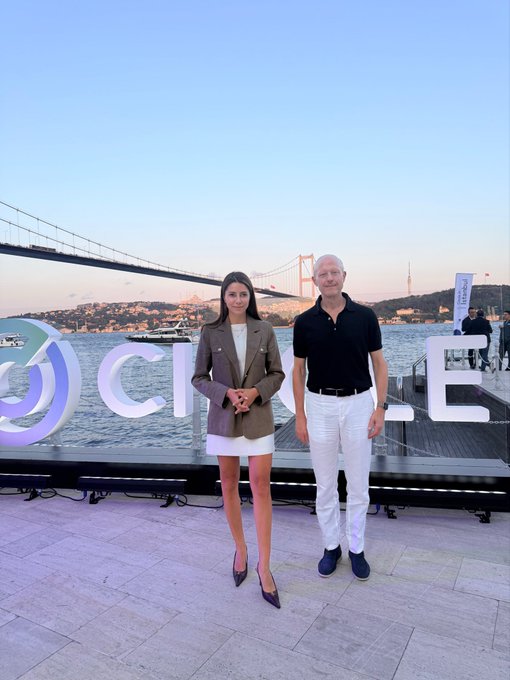 USDC's creator and CEO of the publicly traded company Circle, Jeremy Allaire, is pictured in Istanbul in front of large "CIRCLE" lettering with the Bosphorus Bridge in the background, reflecting the accompanying post about his visit and interview.