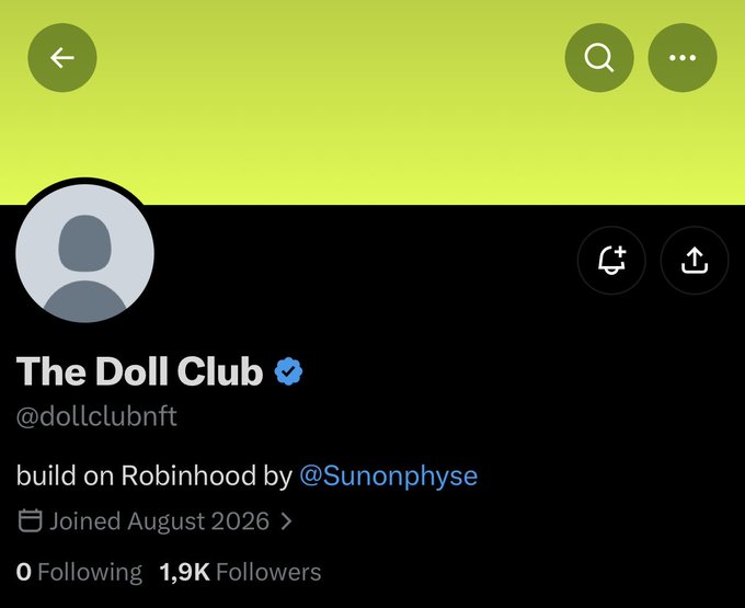 The image shows a Twitter/X profile for "The Doll Club" (@dollclubnft), a verified account with 1,900 followers, noted as "build on Robinhood by @Sunonphyse" that joined August 2026. This profile corresponds to the free mint NFT project referenced in the accompanying post.