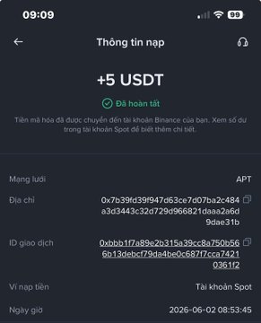 The image shows a phone screen with a message displayed, which reads "Thong tin nap +5 USDT". The text appears to be in Vietnamese, as indicated by the language settings on the device. The message also includes a link that says "@quipnetwork liệu có bảo vệ được không nhỉ? Chẳng là sáng nay lúc thức dậy vừa lờ mờ cái thông báo từ X lại gặp nây có bảo vệ được không nhỉ?". The message seems to be a promotional offer for an online marketplace, possibly related to cryptocurrency.