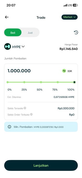 The image features a cell phone displaying an app, which appears to be a trading or stock analysis app called "HYPE", with its rating as "very good" by users. The screen also shows an order book that includes multiple orders for the same stock symbol, such as "B1", "B1/10:00", and "B2". The phone's display is set to English and offers options in both languages, which indicates a diverse audience for this app.