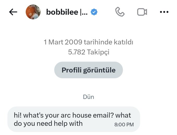 A screenshot of an Instagram direct message conversation with user 'bobbilee' showing 5,782 followers and a message in English asking for an 'arc house email' and how they can help, sent at 8:00 PM.