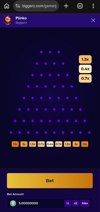 A mobile Plinko game on biggerz.com displaying a triangular grid of dots with various multipliers (0.4x to 13x) and a 'Bet' button set at 5.000000000 with half and double bet options.