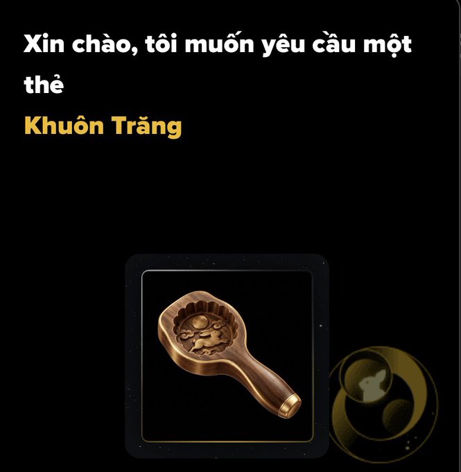 A Vietnamese-language request reading 'Xin chào, tôi muốn yêu cầu một thẻ Khuôn Trăng' (Hello, I want to request a Khuôn Trăng card) displayed above an image of a wooden mooncake mold.