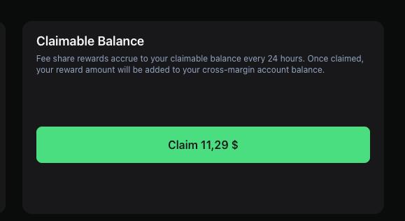 A dark-themed interface displays a "Claimable Balance" section with text explaining that fee share rewards accrue every 24 hours, alongside a bright green button to "Claim 11,29 $". This visual supports the post's claim that #Phoenix is distributing 2x rewards to active wallets, showing the tangible $11.29 claimable amount available to the user.