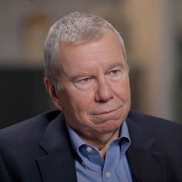 John Bollinger, the renowned technical analyst and creator of Bollinger Bands, is shown in a thoughtful pose, lending his expertise to a quote praising XRP's resilience during the crypto bear market.