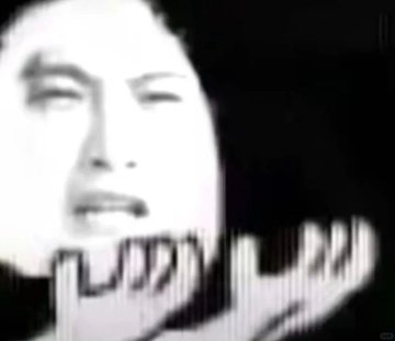 A grainy, black-and-white image shows a close-up of a person resting their chin on their hand with a bewildered expression, with a hand raised in a gesture of disbelief or exasperation—visually matching the post's confusion about missing out on trending gossip ("瓜") and recent crypto news about Arbitrum (ARB) and Robinhood Chain.