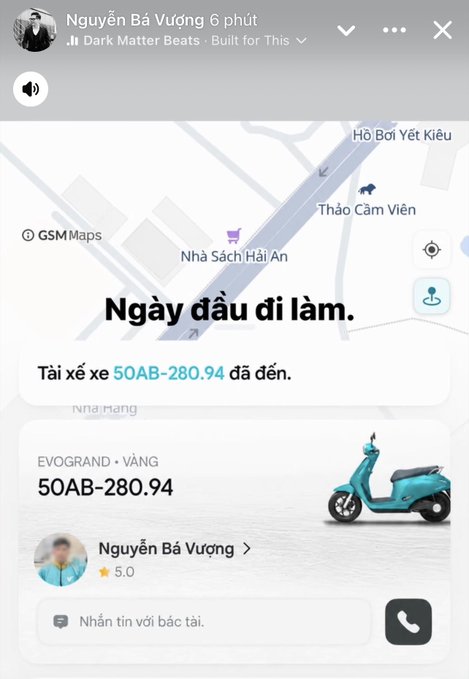 The image shows a Snapchat story from "Nguyễn Bá Vương" featuring a map screenshot with a message "Ngày đầu đi làm" (First day at work) and details about a teal Evogrand Vàng scooter with license plate "50AB-280.94." This relates to the post by suggesting the user has left on his scooter to participate in the "Green race" mentioned, likely indicating his departure to join the referenced event.